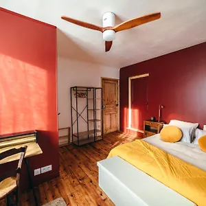 Cosy Au Coeur Du Village - Le Segala Appartement Montbazens